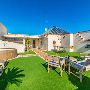 https://150mq-rooftop-paradise-with-hot-jacuzzi.barihotels.org